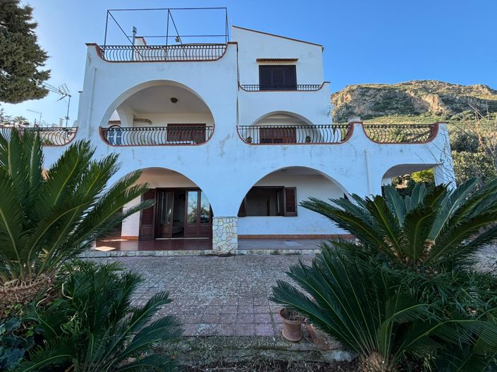 Image No.38-5 Bed Villa for sale
