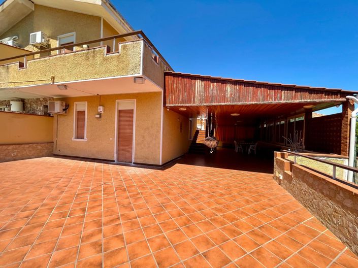 Image No.11-4 Bed Villa for sale