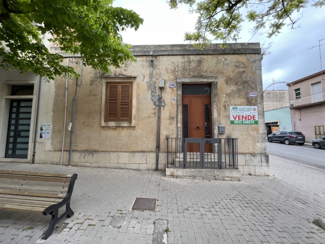Image No.24-1 Bed House for sale