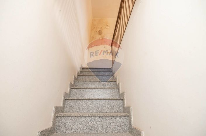 Image No.17-3 Bed House for sale