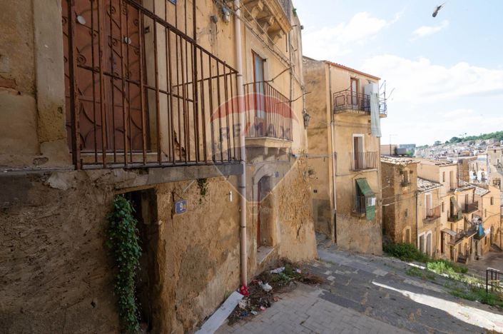 Image No.19-3 Bed House for sale
