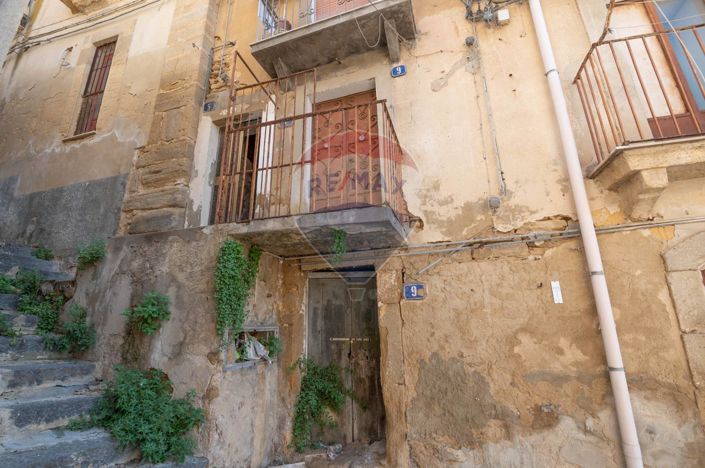 Image No.27-3 Bed House for sale