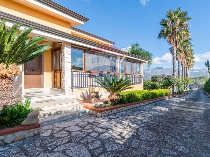 Image No.37-4 Bed Villa for sale
