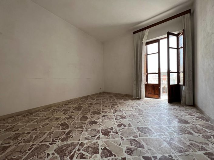 Image No.10-3 Bed Apartment for sale