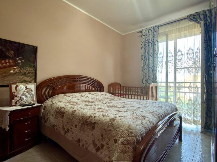 Image No.12-3 Bed House for sale
