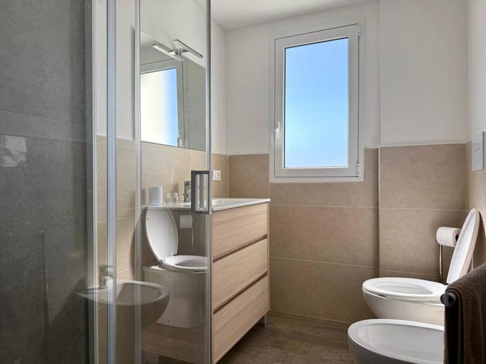 Image No.8-6 Bed Apartment for sale