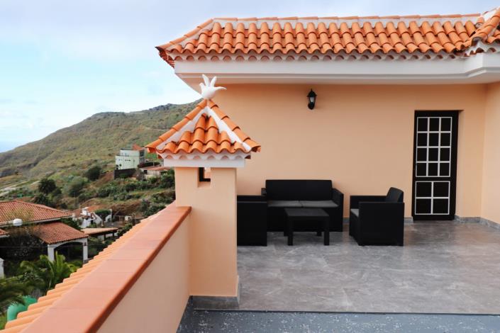Image No.17-7 Bed Country House for sale
