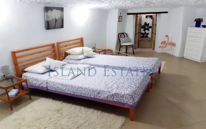 Image No.12-5 Bed Villa / Detached for sale