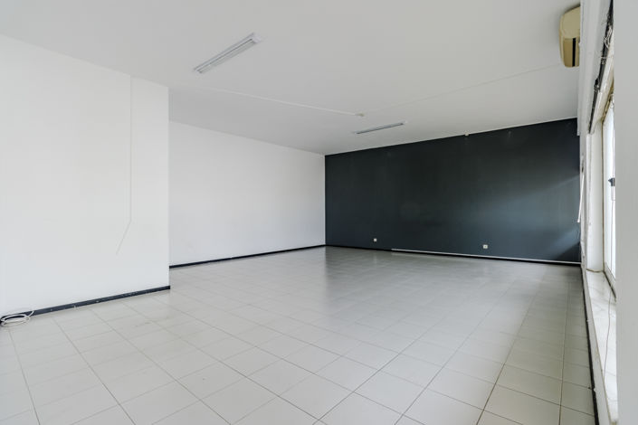 Image No.3-Commercial à vendre à Lagos