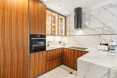 8 KITCHEN.jpg