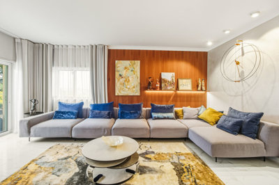 4.1 LIVING ROOM.jpg