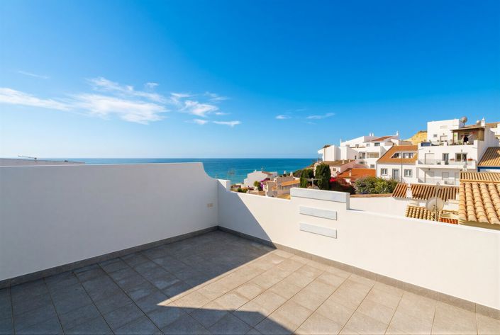 Image No.2-3 Bed Townhouse for sale