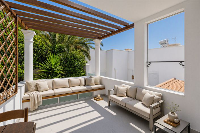 Image No.24-2 Bed Townhouse for sale