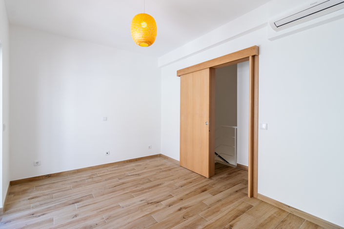 Image No.11-1 Bed Townhouse for sale