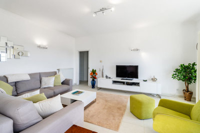 1 LIVING ROOM (4).jpg