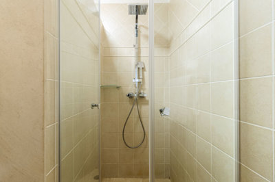 3 BATHROOM (2).jpg