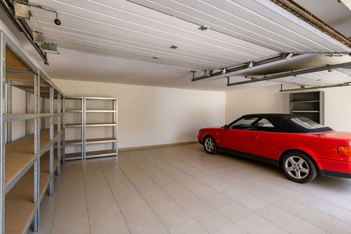 Image No.37-9 Bed Property for sale
