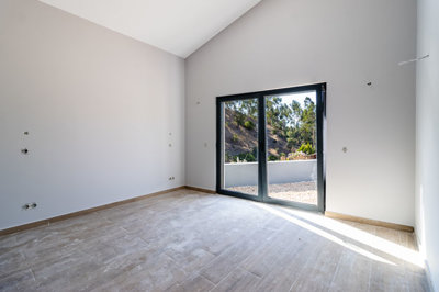 4 master bedroom (1).jpg