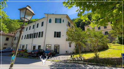 Property-for-sale-in-Ponte-a-Serraglio--Bagni-di-Lucca--Lucca--Tuscany-Italy-8