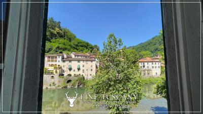 Property-for-sale-in-Ponte-a-Serraglio--Bagni-di-Lucca--Lucca--Tuscany-Italy-34