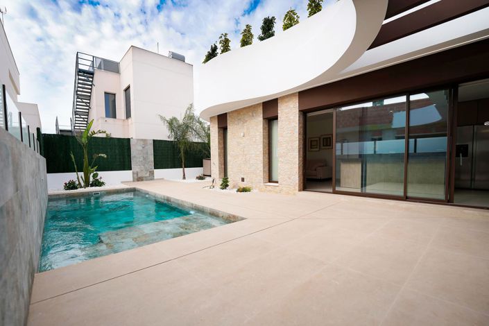 Image No.2-3 Bed Villa for sale