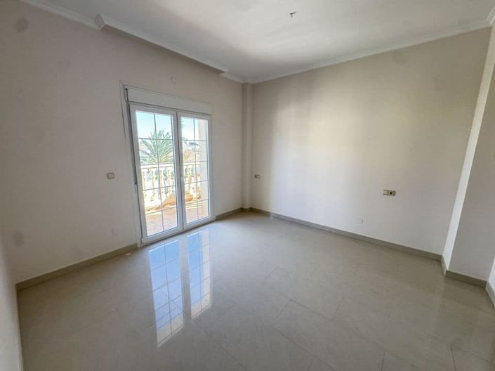 Image No.8-4 Bed Villa for sale