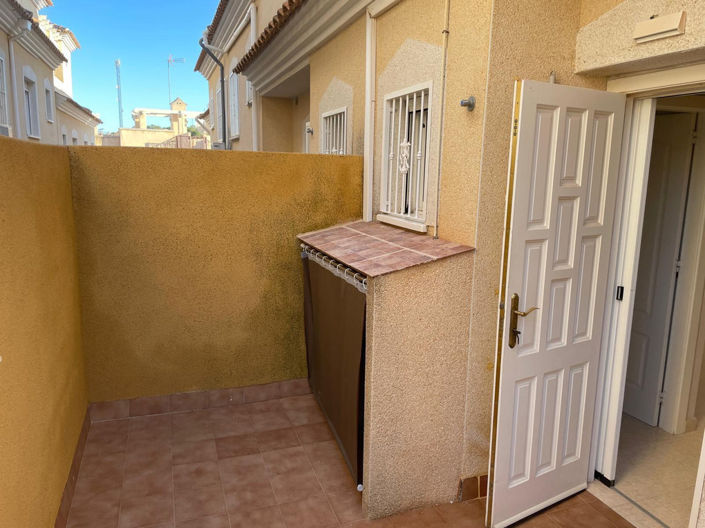 Image No.9-2 Bed Townhouse for sale