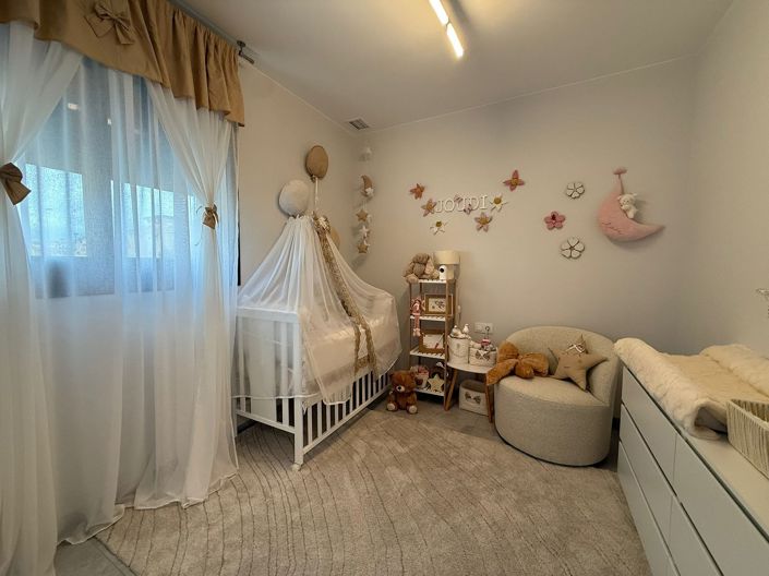 Image No.10-3 Bed Apartment for sale