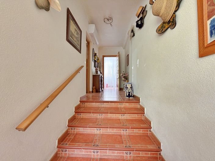 Image No.15-3 Bed Villa for sale
