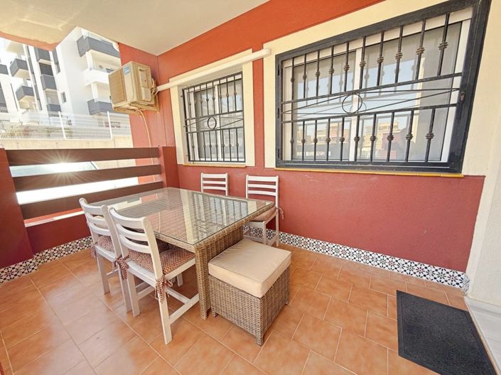 Image No.3-Appartement de 2 chambres à vendre à Los Altos