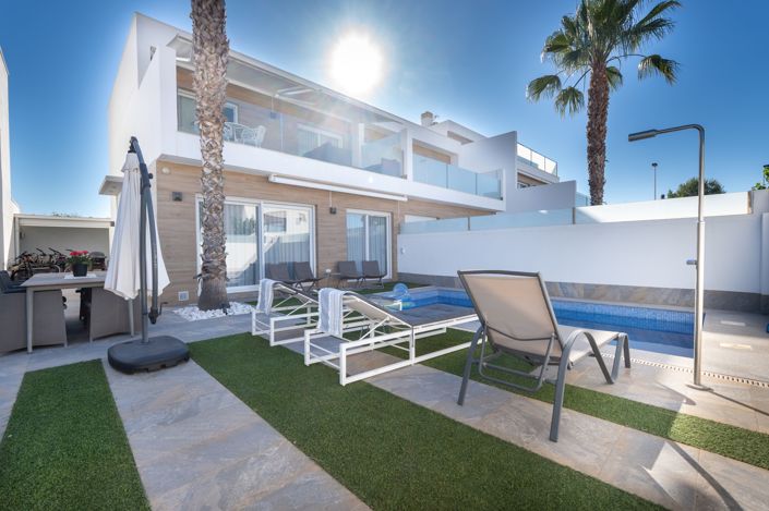 Image No.36-3 Bed Villa / Detached for sale