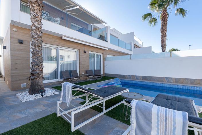 Image No.37-3 Bed Villa / Detached for sale