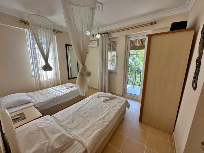 Image No.11-3 Bed Apartment for sale