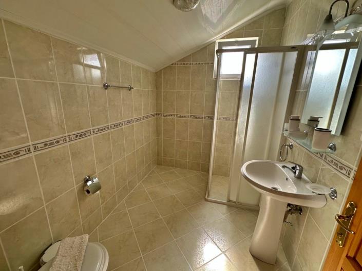 Image No.17-3 Bed Apartment for sale