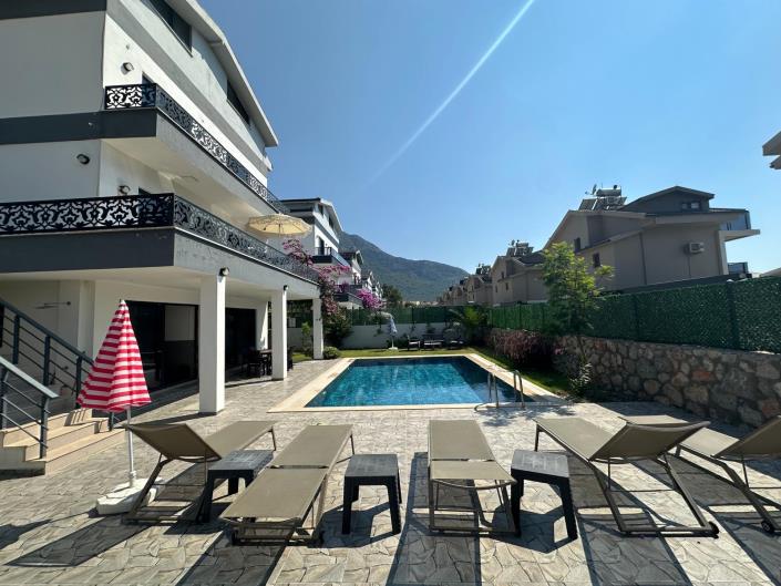 Image No.3-4 Bed Villa / Detached for sale