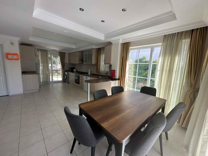 Image No.15-3 Bed Villa / Detached for sale