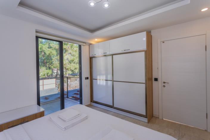 Image No.26-4 Bed Villa / Detached for sale