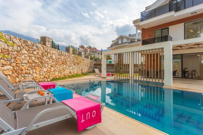 Image No.2-4 Bed Villa / Detached for sale