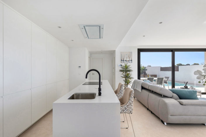 Image No.17-3 Bed House for sale
