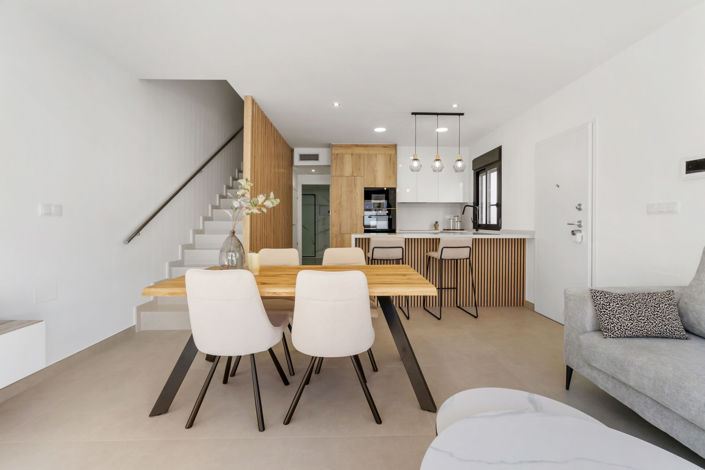 Image No.15-3 Bed House for sale