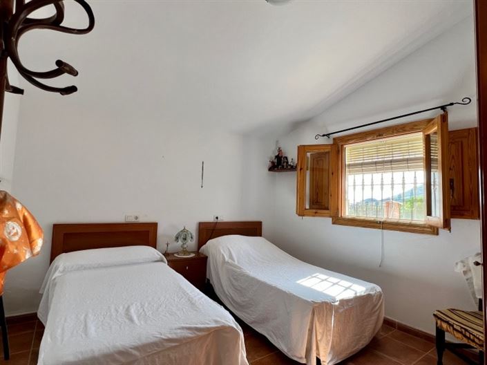 Image No.18-5 Bed Townhouse for sale