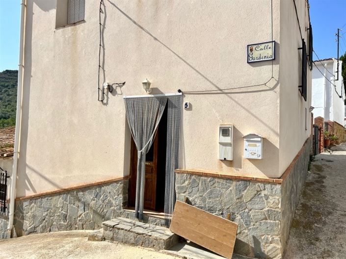 Image No.8-5 Bed Townhouse for sale