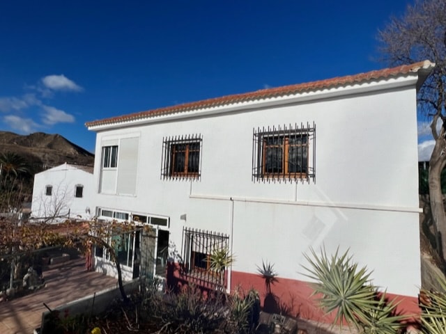 Image No.2-Villa de 5 chambres à vendre à Lubrín