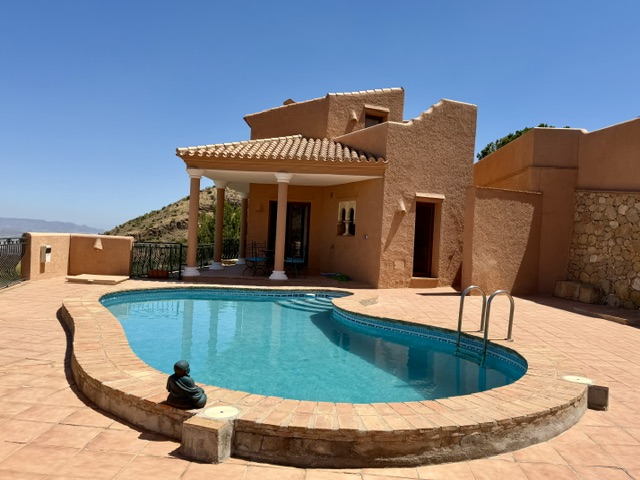Image No.2-3 Bed Villa for sale