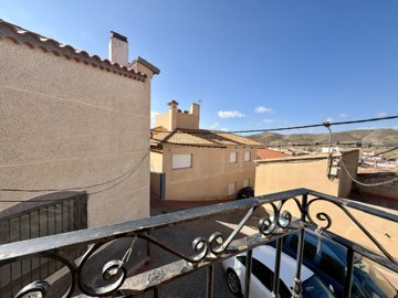 15261652586