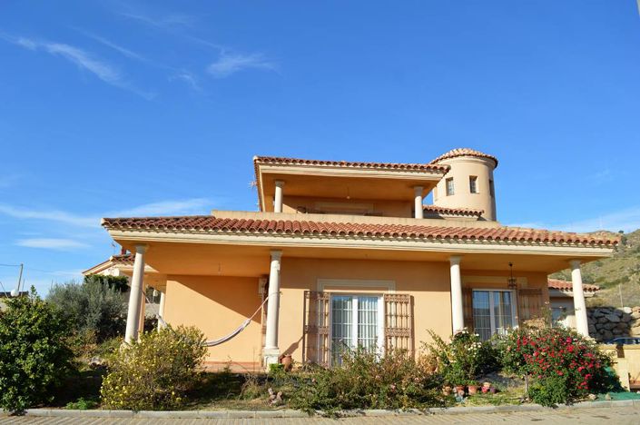 Image No.2-Villa de 4 chambres à vendre à Almeria
