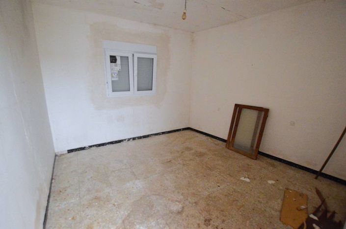 Image No.22-6 Bed Country House for sale