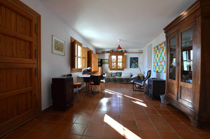 Image No.8-6 Bed Country House for sale