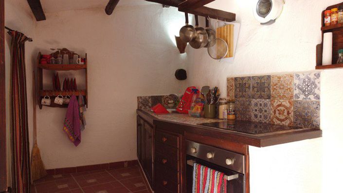 Image No.11-3 Bed Property for sale