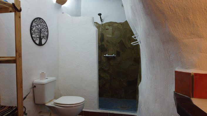 Image No.26-3 Bed Property for sale